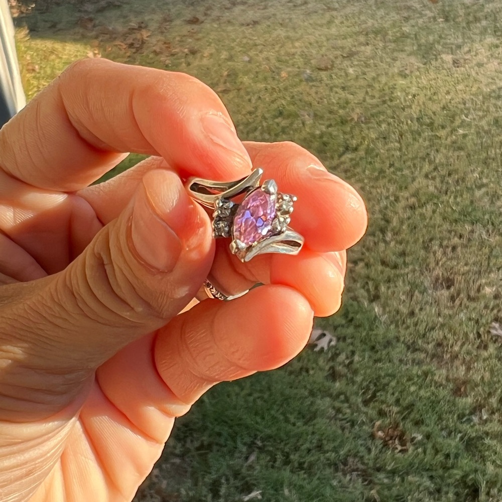 Elegant Sterling Silver and Pink Gemstone Ring stamped 925 - Picture 1 of 10